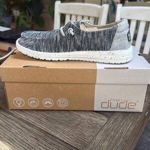 Women’s 6 brand new hey dudes gray